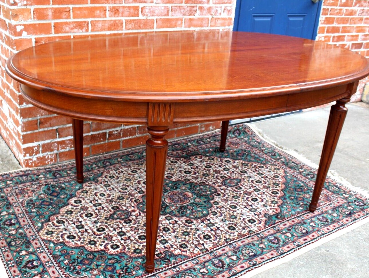 French Antique Louis XVI Oval Dining Table in Mahogany – No Leaf Included
