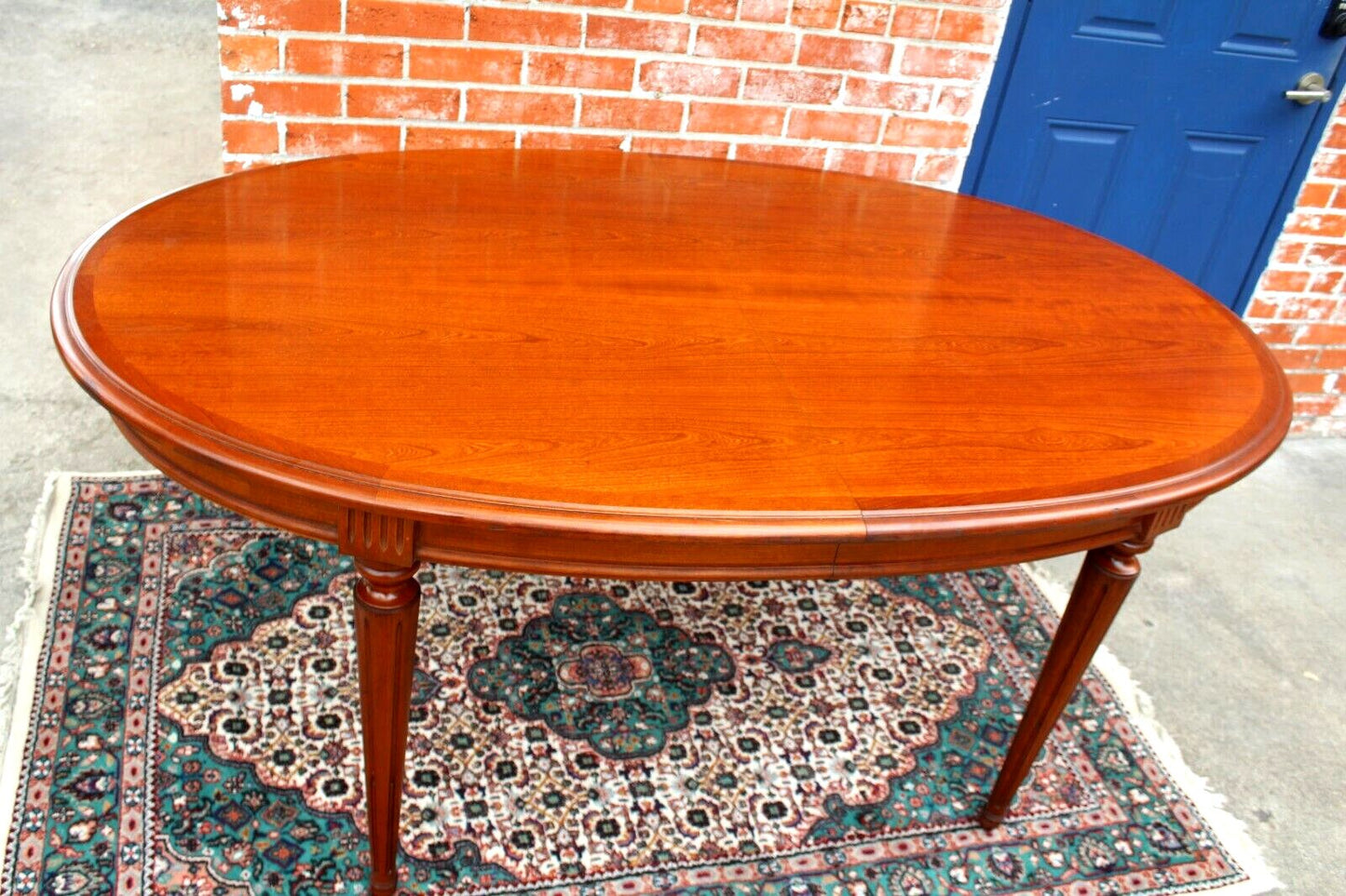 French Antique Louis XVI Oval Dining Table in Mahogany – No Leaf Included
