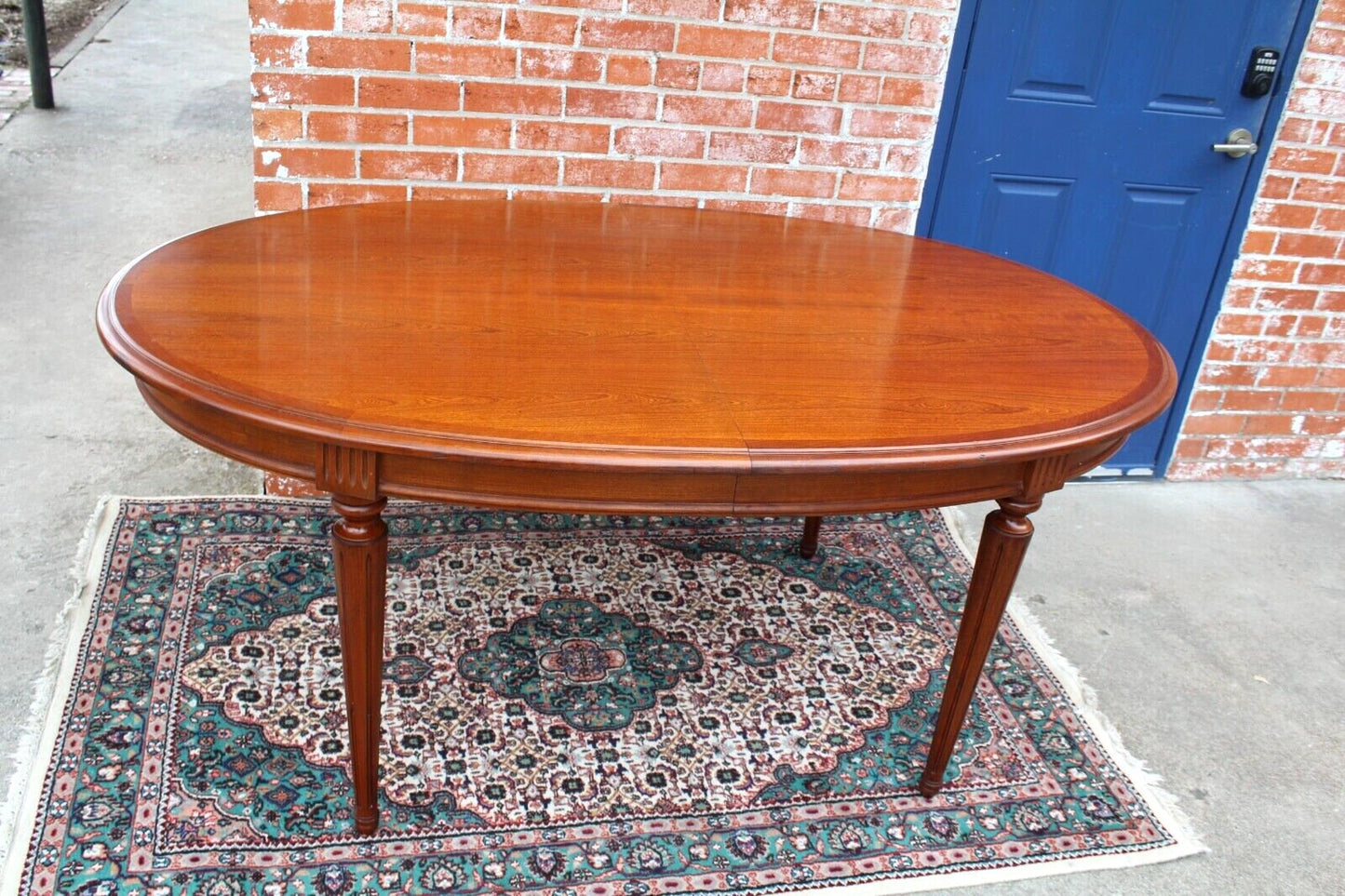 French Antique Louis XVI Oval Dining Table in Mahogany – No Leaf Included