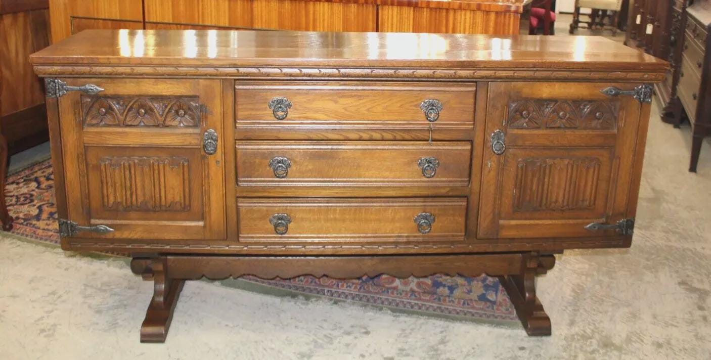 English Antique Oak Sideboard Buffet Bar Cabinet with Carved Doors & Drawers