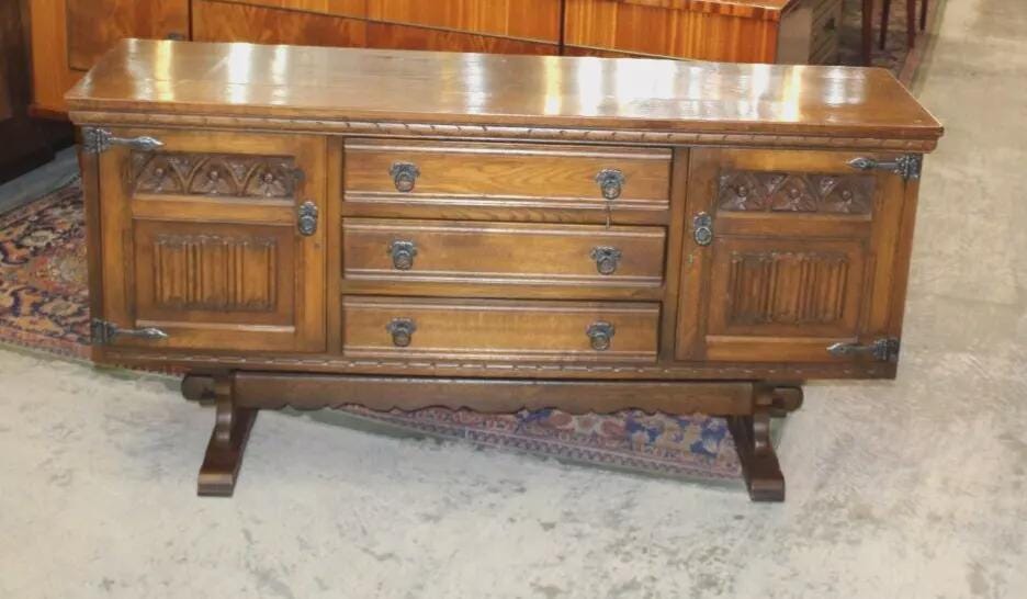 English Antique Oak Sideboard Buffet Bar Cabinet with Carved Doors & Drawers