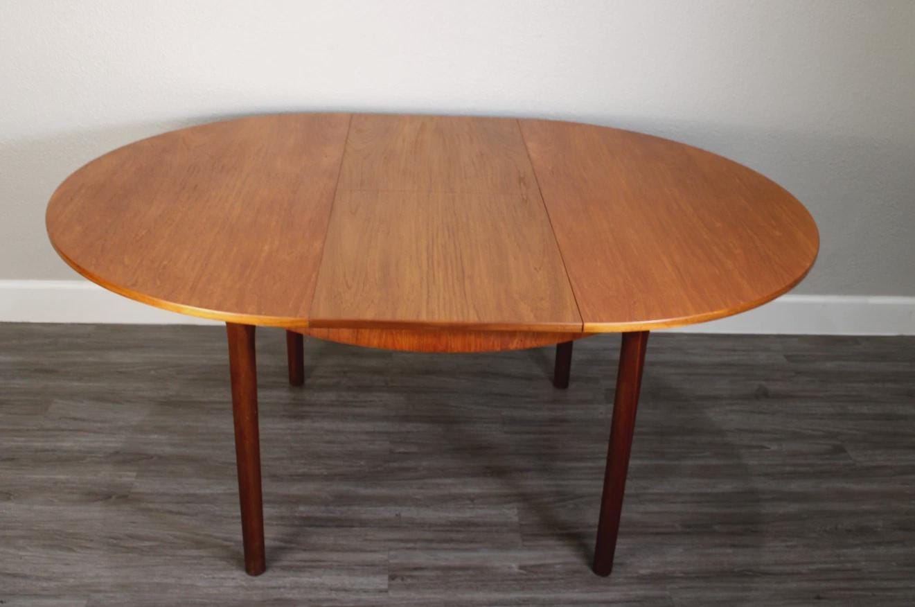 Mid Century Round Teak Butterfly Leaf Dining Table / Oval Table